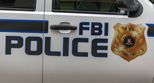 La Caduta di un Simbolo: James Comey si consegna alle Autorit�